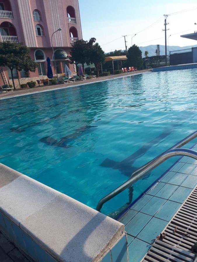 Hotel Meteor Shkoder Exterior photo